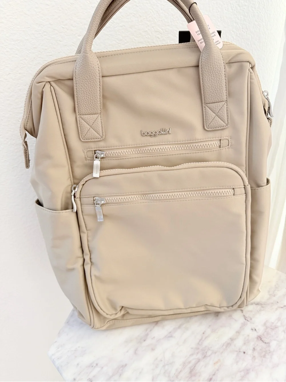 🤎 Baggallini Chelsea Laptop Backpack Taupe Twill Silver Hardware